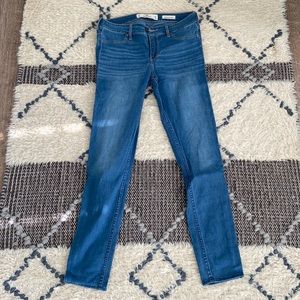 HOLLISTER SKINNY JEGGINGS